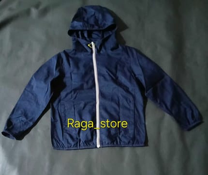 Jaket Uniqlo pockettable UV protection size 120 (4-5-6th)