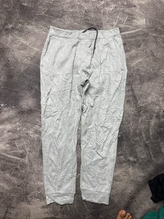 CELANA JOGER UNIQLO SECOND