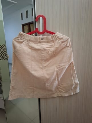 Rok corduray uniqlo