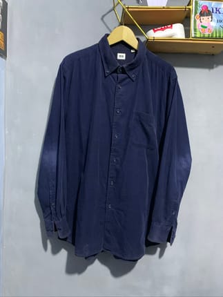 Kemeja Uniqlo Navy