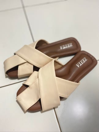 SANDAL