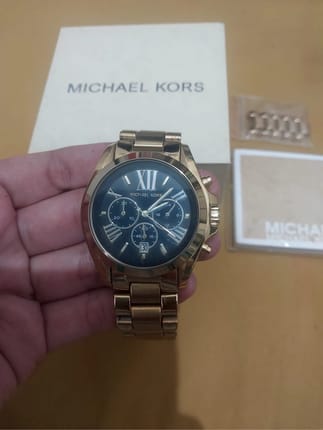 Belum pernah dipakai jam tangan michael kors gold unisex