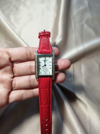 Vintage red croco longest watch