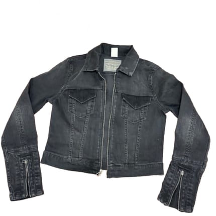 Levi’s Black Washed charcoal trucker