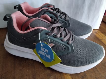 Sepatu Ardiles Walking Woman