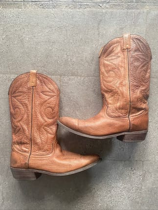 Vintage Western Pointed Toe Cowboy Boots by Dingo