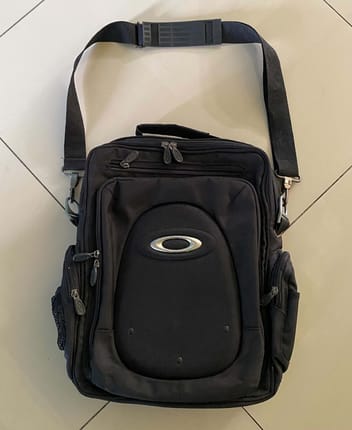 Oakley mesenger bag vertical computer 3.0