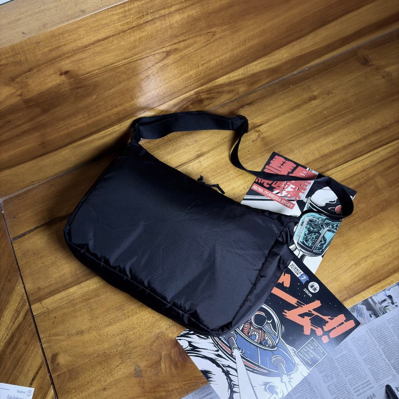 Uniqlo multi pocket sling bag, foto 2