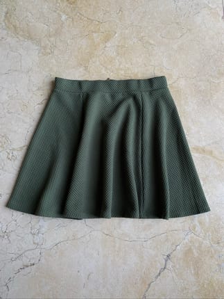 Mini skirt H&M olive green size 38 / M