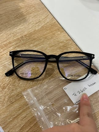 KACAMATA TOM FORD