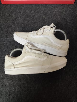 Vans oldskool triple white