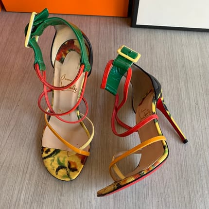 (Retail 20jt+) CHRISTIAN LOUBOUTIN HEELS MOTIF SIZE 35 (22cm