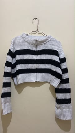 Sweater resleting crop