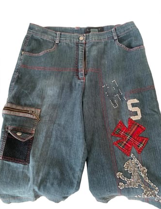 Celana pendek jeans