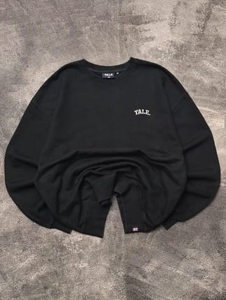 OFFICIAL YALE UNIVERSITY SMALL ARCH CREWNECK