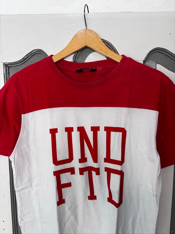 Kaos Undefeated, foto 3