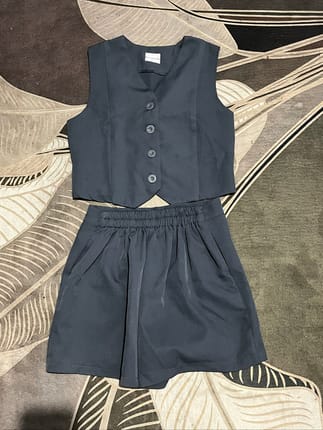One set vest & Skort Charcoal