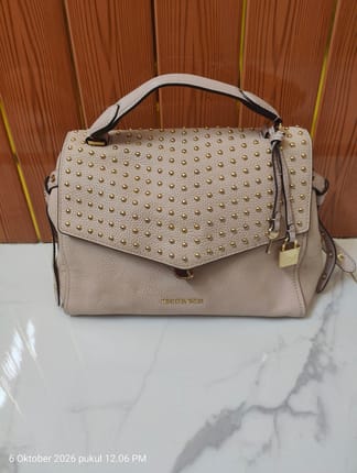 Tas kulit MK