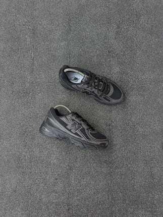 New Balance 740 Black Grey