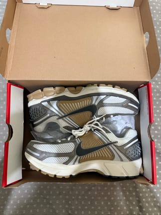 NIKE VOMERO 5