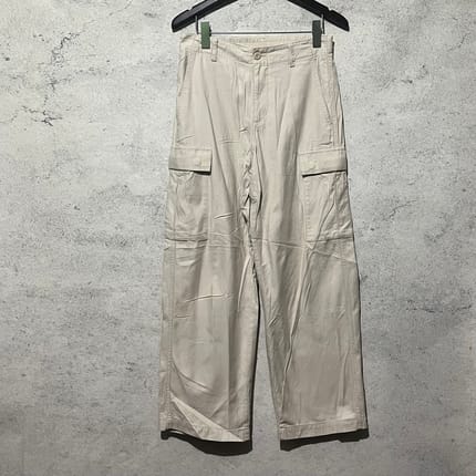 Uniqlo cargo pants beige celana panjang