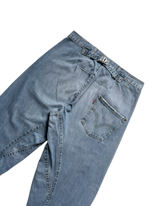 2000’s Levi’s Engineered Buckle Back Light Washed Blue Jeans, foto 6