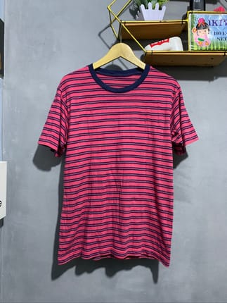 T-Shirt Uniqlo Salur