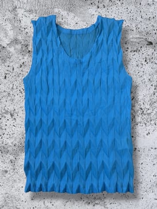 ISSEY MIYAKE FETE Pleats Please Sleeveless