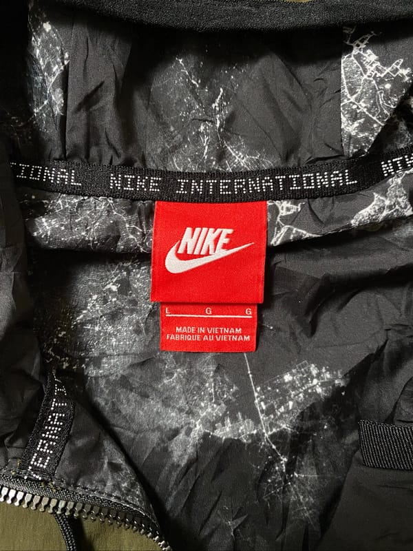 Nike International Windrunner jacket in olive Green, foto 9