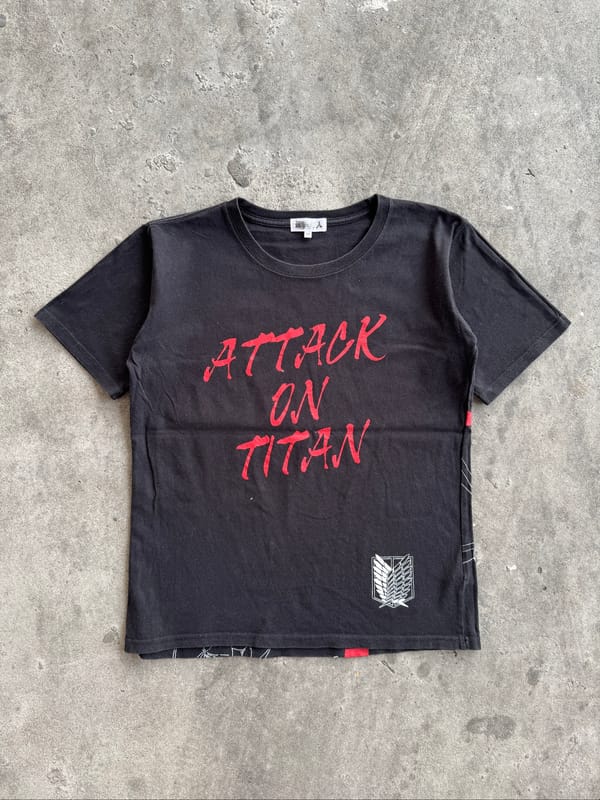 Official Attack On Titan Tshirt, foto 3