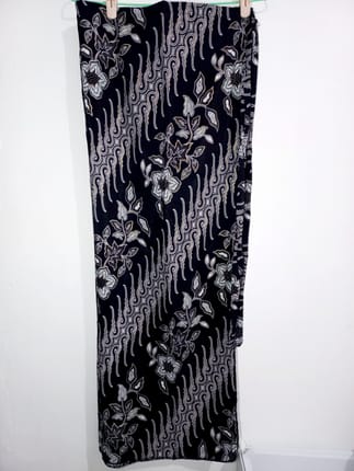 Rok Lilit Batik Bunga Wanita