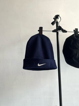 Nike beanie hat — Navy