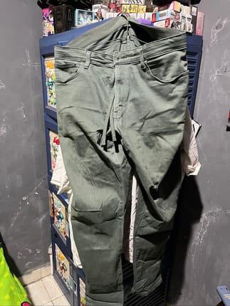 Celana Chino Hijau Uniqlo