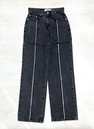 loos pants dengan motif pecah pola