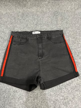 NEW ZARA Denim Shorts - NEW non tag - Black 1pcs