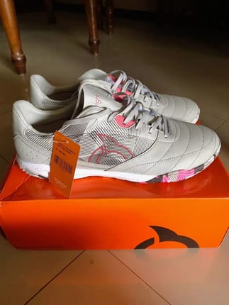 Sepatu futsal jogosala chruser V2 light Grey como