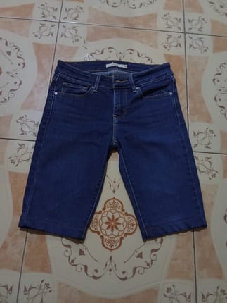 Levis size 25