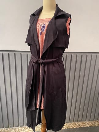 Picnic black sleeveless coat