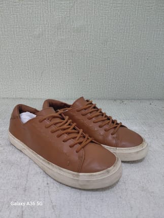 Universal thread casual
size 39 insole 24.5 cm