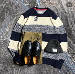 Streetwear Minimalist Sweatshirt Pria white navy