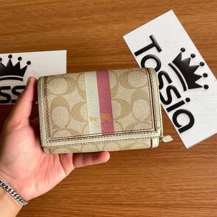 Coach vintage compact wallet size Oz