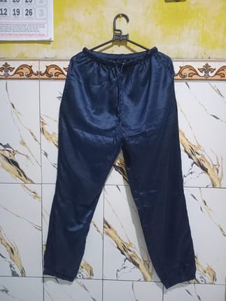CELANA PARASUT JOGER UNIQLO SIZE 27-28