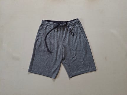 CELANA PENDEK UNIQLO ABU ORIGINAL 100%