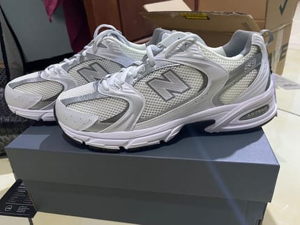 BNIB Original New balance 530 Silver Metalik