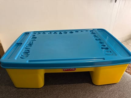 Play-doh Play n store table