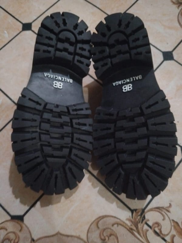 BALENCIAGA, foto 5