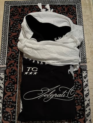 TELEPHATI.che HOODIE SORBAN BLACK