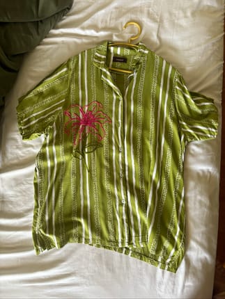 oversize shirt lily emboss green stripes by Nonaetal