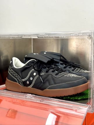 Saucony Space Cowboy 586i size 40