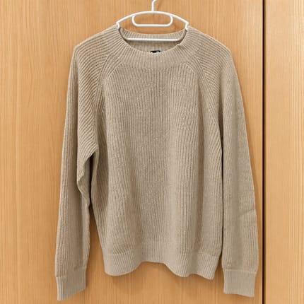Uniqlo Mock Neck Sweater Unisex Size M Natural